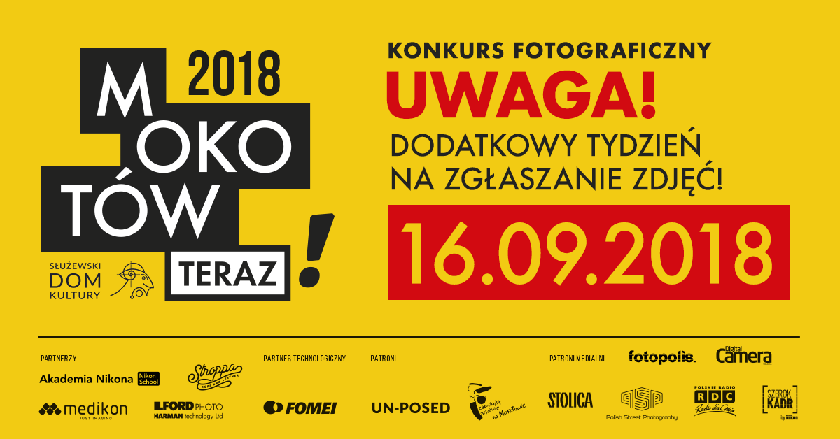 Grafika reklamowa konkursu. Na żółtym tle logo konkursu - biały napis na czarnych umieszczony paskach o treści "Mokotów teraz. 2018". Oprócz logo informacje tekstowe dostępne w treści artykułu.