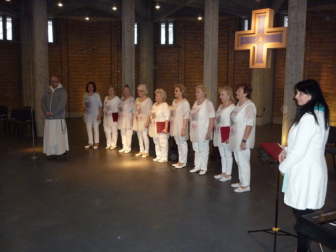 Służewianki na próbie w kościele św. Dominika na Służewie. 