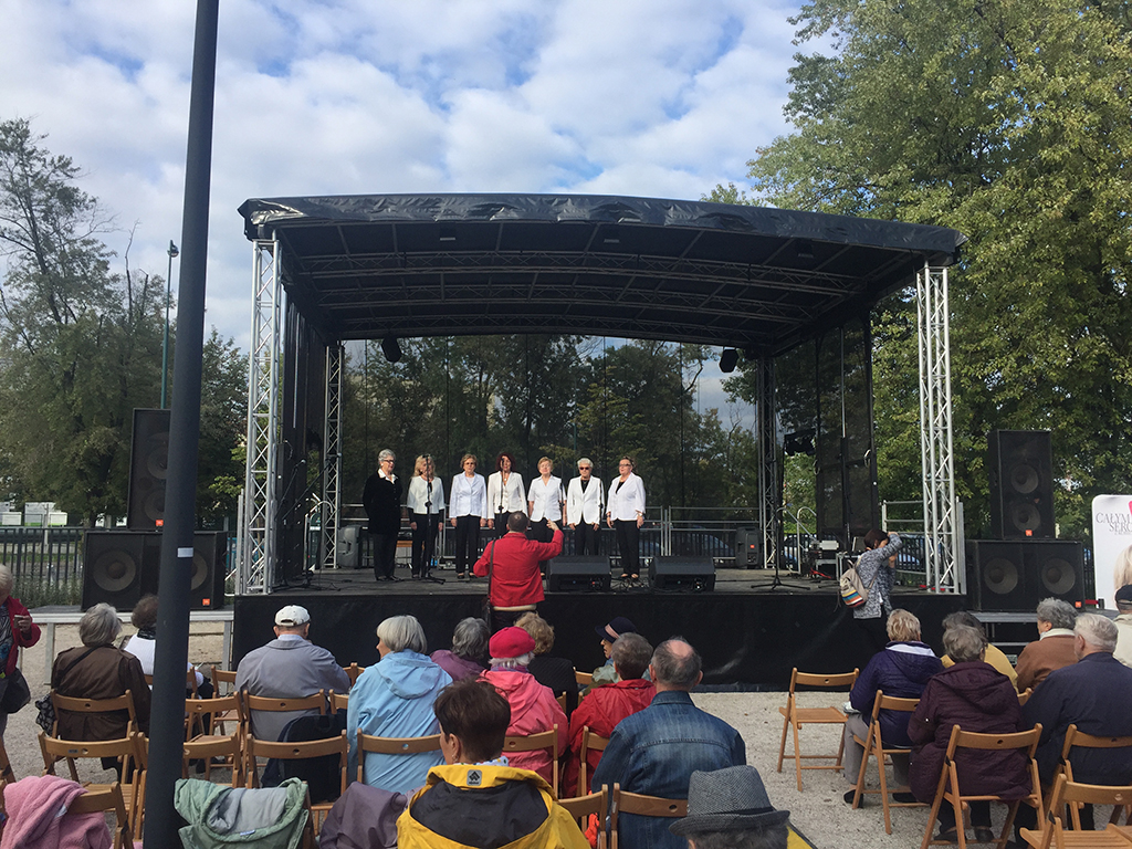 Służewianki na scenie na Południowo Praskich Senioraliach