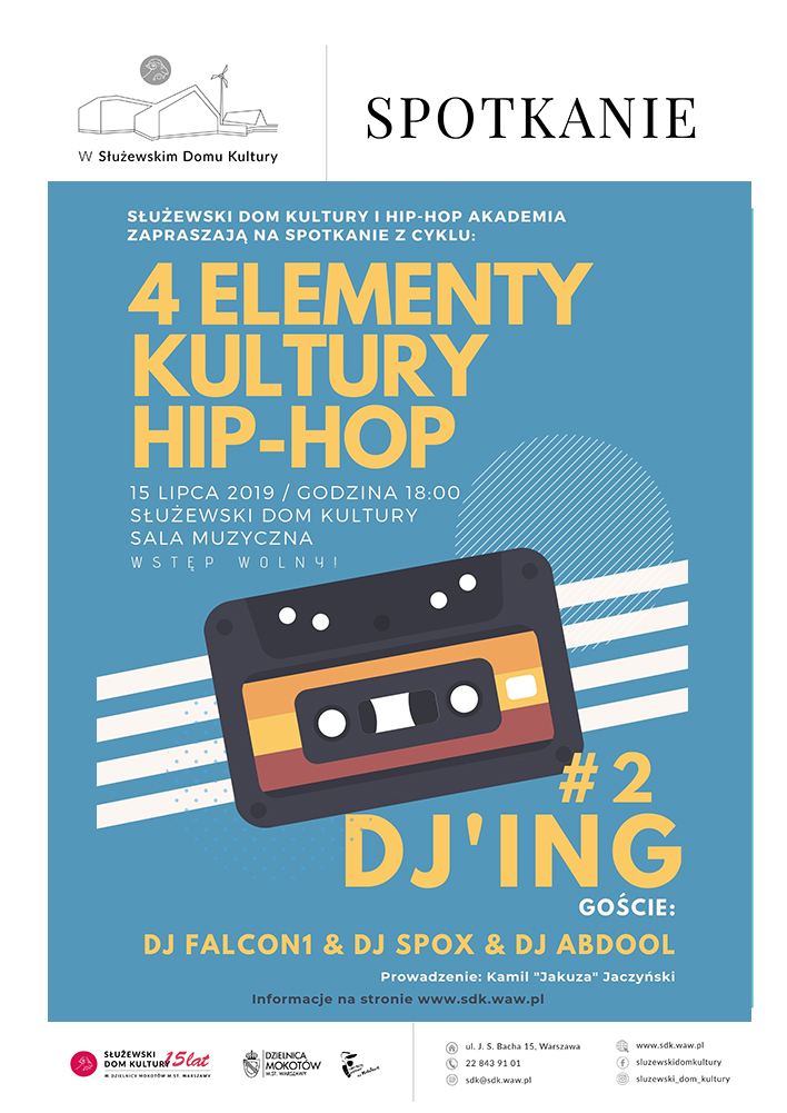 PLakat zapowiadający warsztaty przedstawia ilustrację dawnej kasety magnetofonowej na niebieskim tle. 