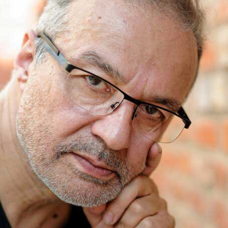 Zdjęcie portretowe Macieja Hena