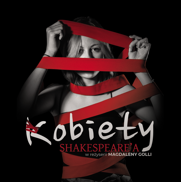 Na zdjęciu widać tancerkę-aktorkę, która pozyje do obiektywu z przepasaną czerwoną szarfą - jedyny wyznacznik kolorystyczny w grafice. Poniżej tytuł spektaklu i nazwisko reżyserki.