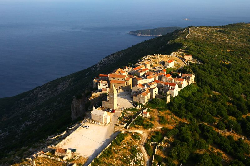 Chorwacja, wyspa Cres Lubenice, Fot. Davor Rostuhar